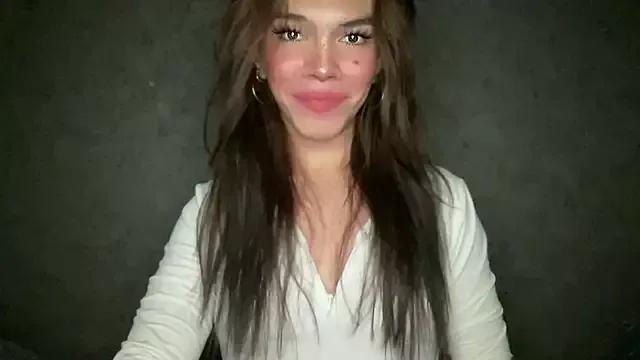 Queenn_xx from StripChat