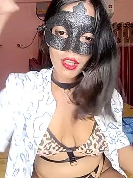 Queenniharikaa webcams show profile image 