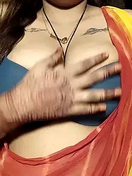 QUEENOF_LUST from StripChat