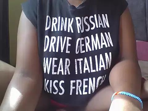 queenofqueens96 from StripChat