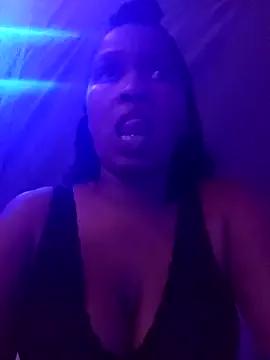 QUEENOFSQUIRT02 from StripChat