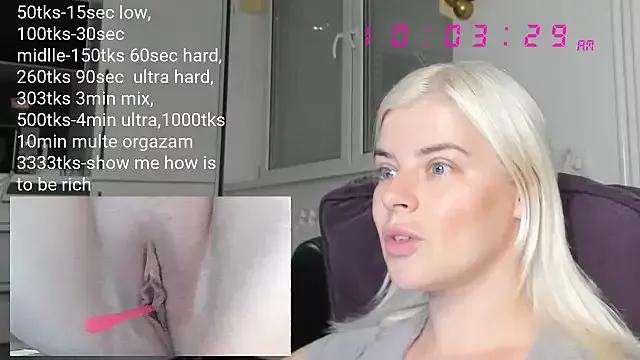 queenofthenighttt from StripChat