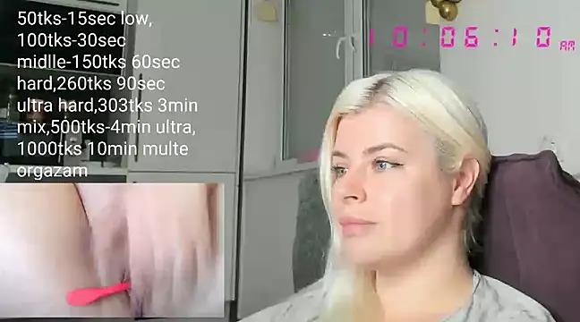queenofthenighttt from StripChat