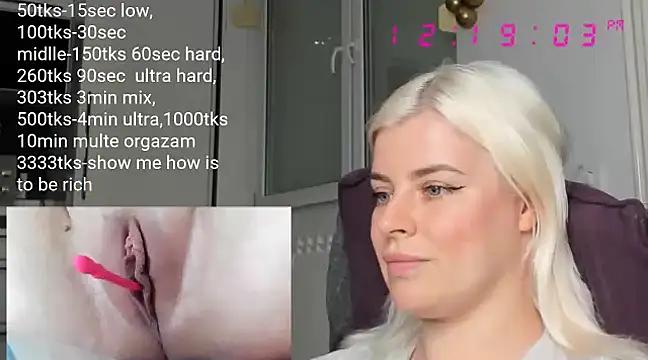 queenofthenighttt from StripChat