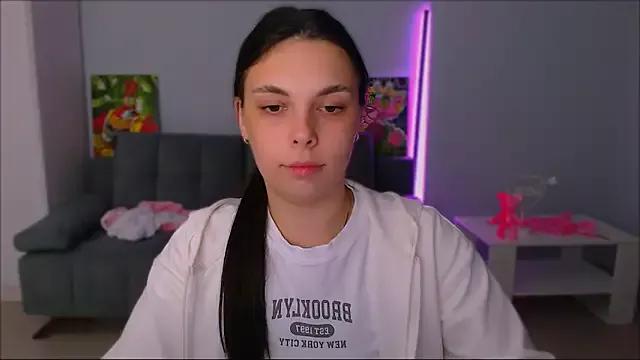 queenofthesense_ from StripChat