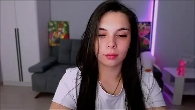 queenofthesense_ from StripChat