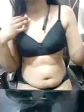 QueenSharmaa from StripChat