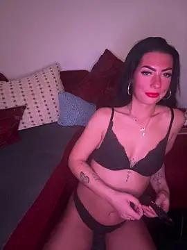 queenshirin69 from StripChat