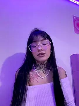 QueenSquirt02 from StripChat