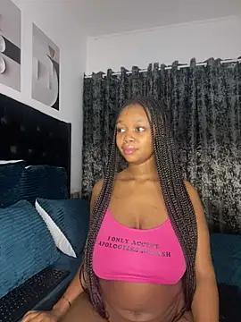 QueenTee23 from StripChat