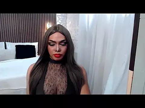 QueenxxLucy from StripChat