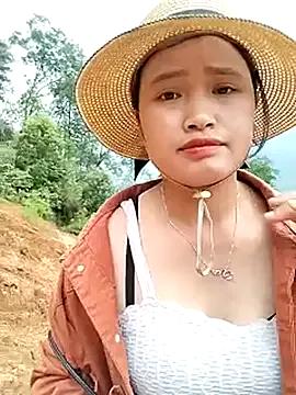 Photos of QuynhPhung from StripChat is Freechat