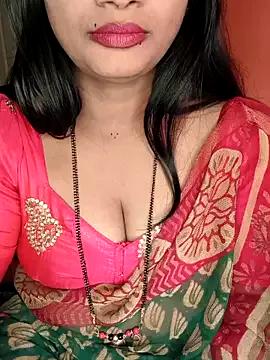 Rachu_love from StripChat is Freechat