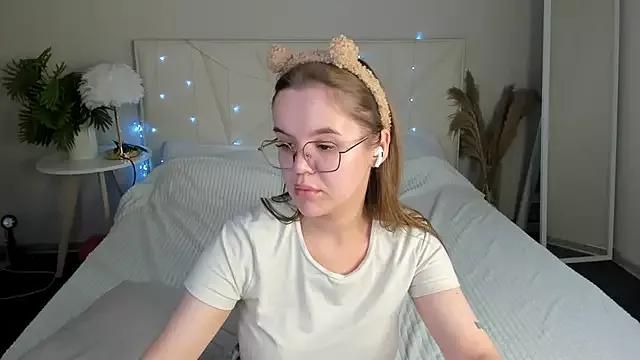 RadiantFairy from StripChat is Freechat