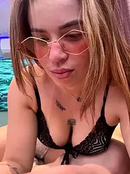 Photos of Rafaellaz from StripChat is Freechat
