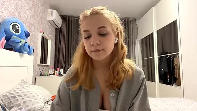 Randa_babygirl from StripChat is Freechat