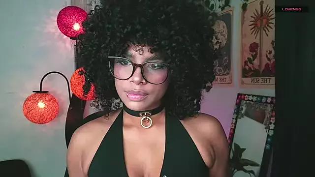 Raven_luv from StripChat is Freechat