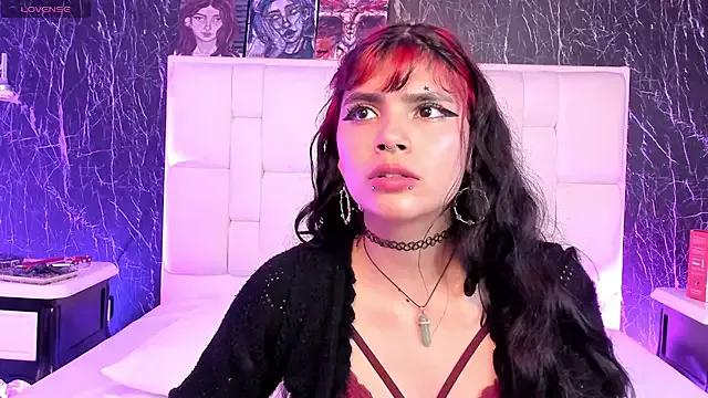 Raven_Rox from StripChat is Freechat