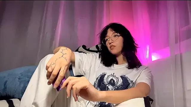 Raylli_Jorden from StripChat is Freechat