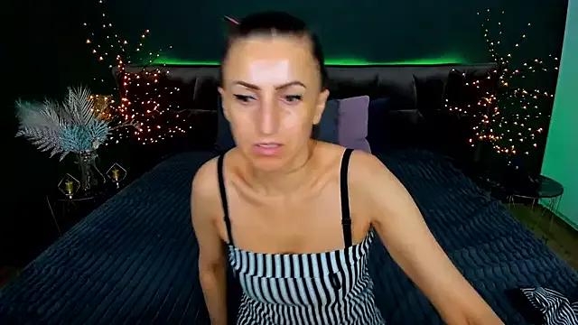 Rebecca_Diamond from StripChat