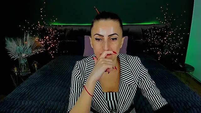 Rebecca_Diamond from StripChat