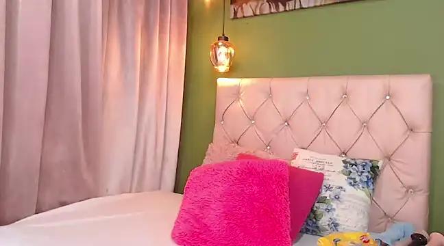 Rebecca_Milf from StripChat