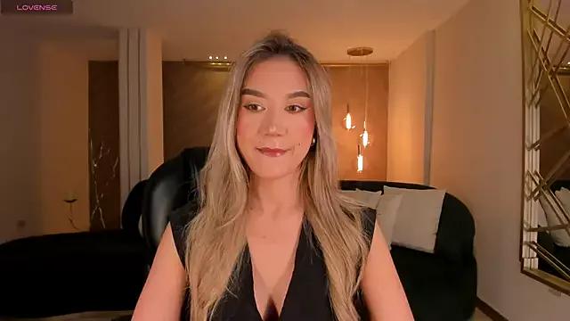 RebeccaHudson from StripChat