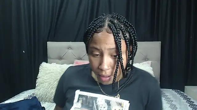 rebeka_kenye from StripChat