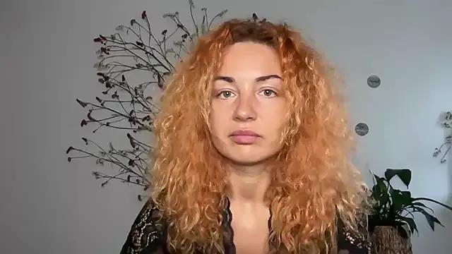 Reddgiirl from StripChat is Freechat