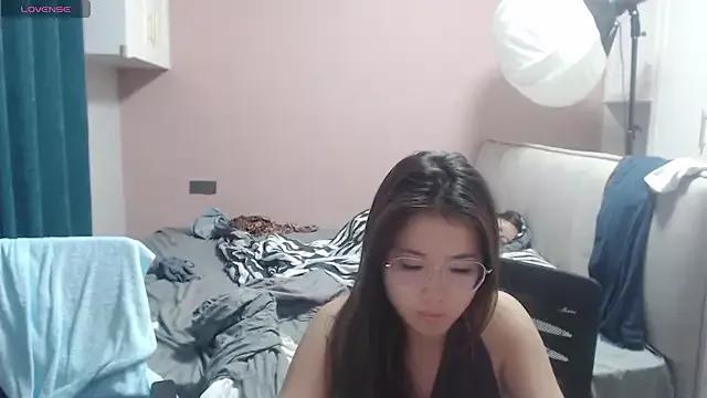 redrose520 from StripChat is Freechat
