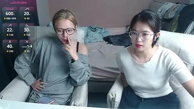 redrose520 from StripChat is Freechat