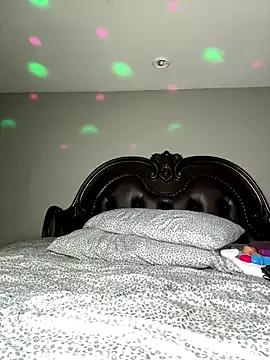 RenaThickAss from StripChat is Freechat