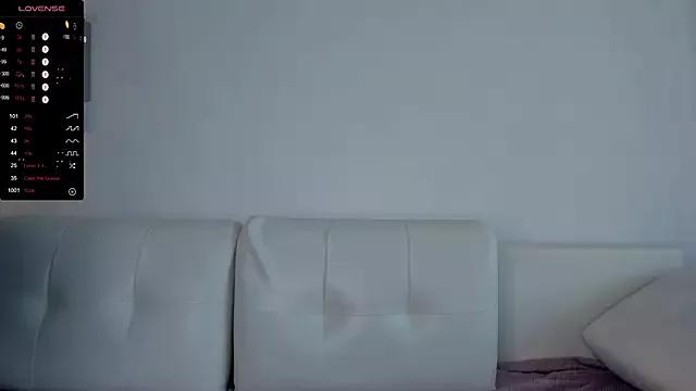 RexellaBreed from StripChat