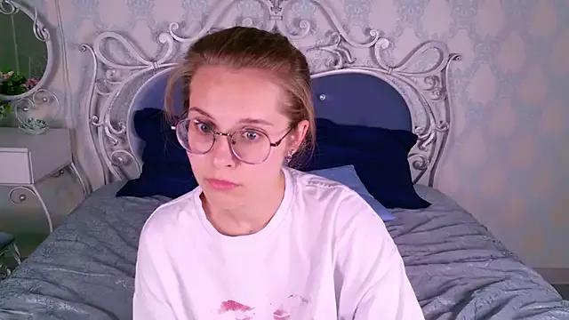RileyMimicho from StripChat is Freechat