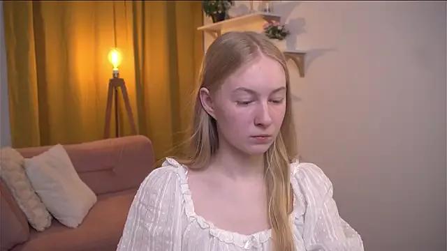 Rinavii from StripChat is Freechat