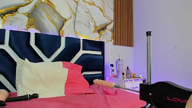 Rita_russell from StripChat is Freechat