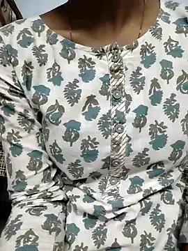 Roja__ from StripChat is Freechat