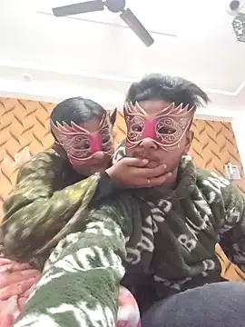 Photos of romantic_couple1 from StripChat is Freechat