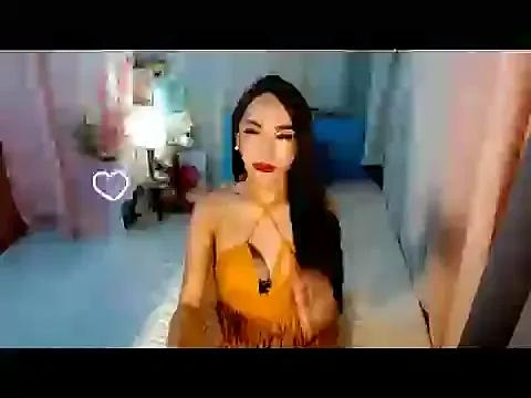 RomanticPearlTS from StripChat is Freechat