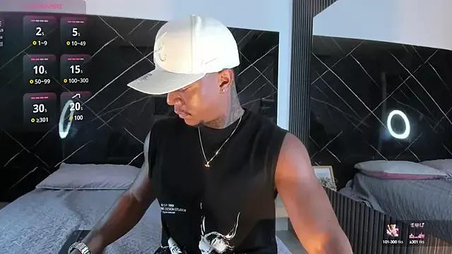 ronnie_7777 from StripChat