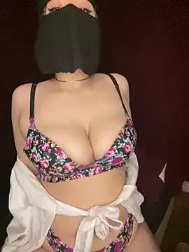 RooVaaN-Xx from StripChat