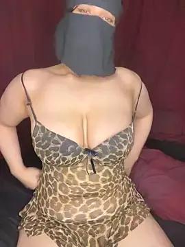 RooVaaN-Xx from StripChat