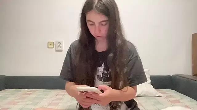 Rosea_Lune webcams show profile image 