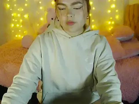 rosegoldseraphine8 from StripChat is Freechat