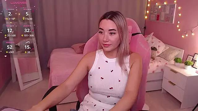 Rosie_Mac from StripChat is Freechat