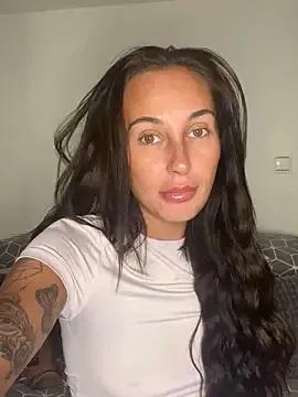 Rosieredxox from StripChat is Freechat