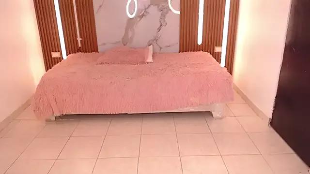 rosselyn_ from StripChat is Freechat