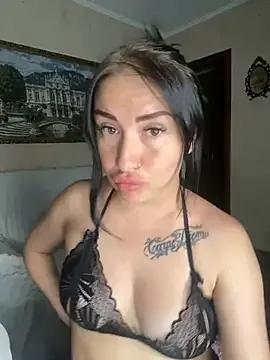 Roxana_Bell from StripChat is Freechat