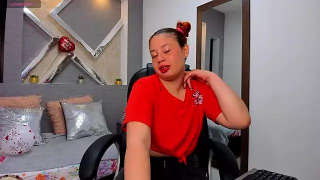 roxana_santini from StripChat is Freechat
