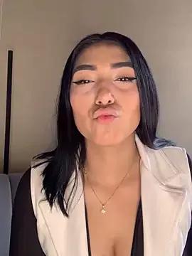 Roxanne_Lambert from StripChat is Freechat